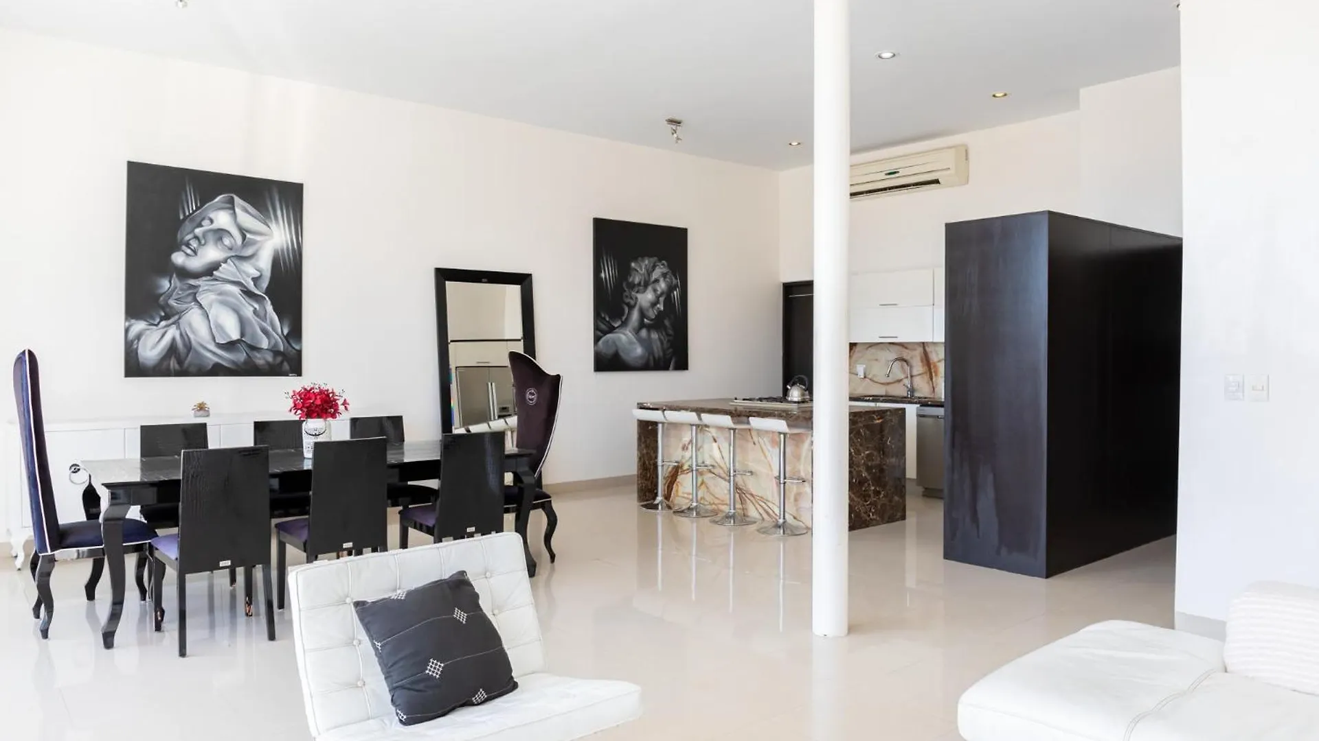 Dom wakacyjny 3Br Downtown Condo With Amazing Views Cabo San Lucas
